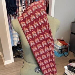 LuLaRoe Burgundy Patterned TC Leggings